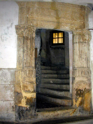 Béziers, an Old doorway