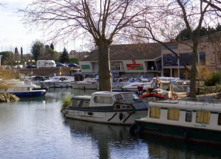 Colombiers, the port and surrounding amenities, Midi Canal