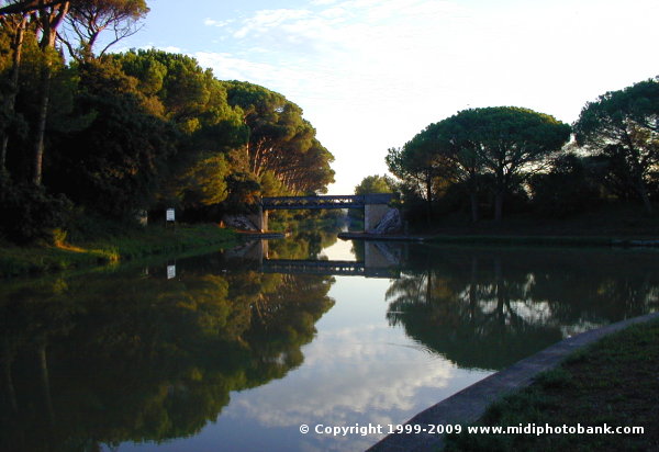 The railway bridge at the junction of the Midi and Junction canals