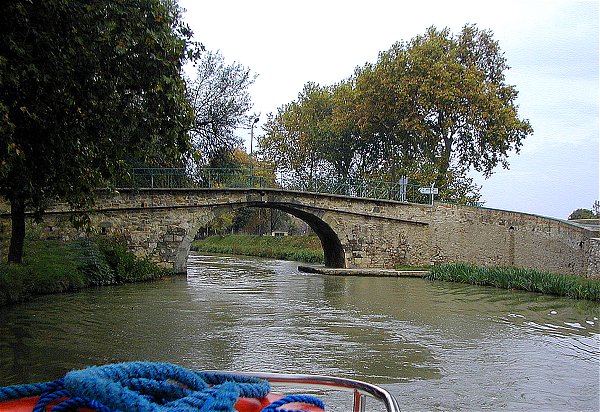 midi canal bridge at roubia