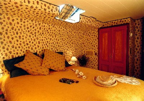 Riveryacht - Yellow Stateroom - cabin